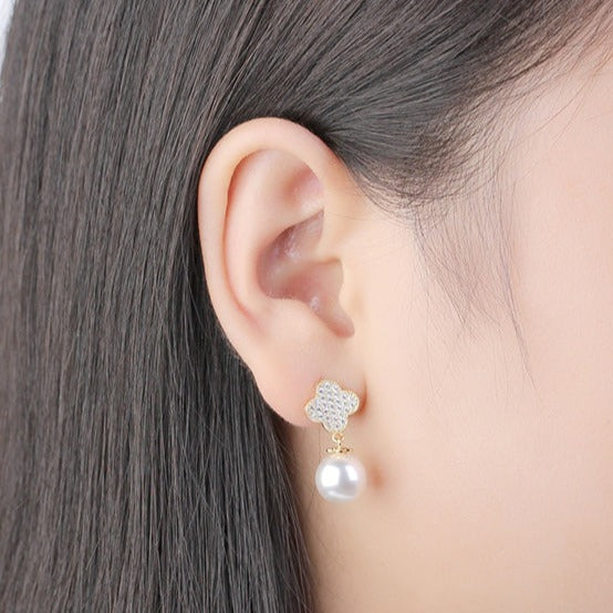 Clover leaf Pearl drop earrings