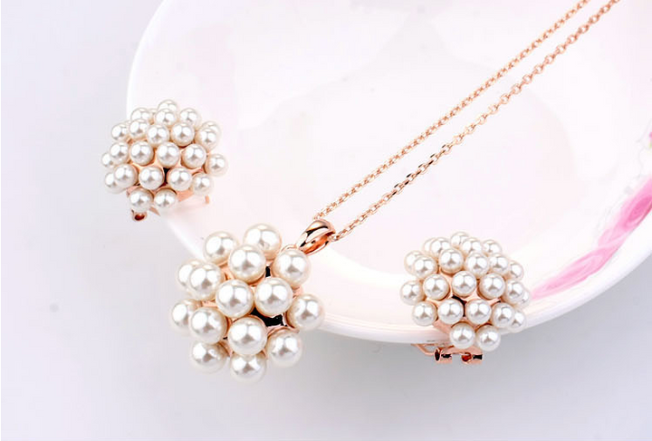 Necklace and earrings pearls set, gold 18 k plated