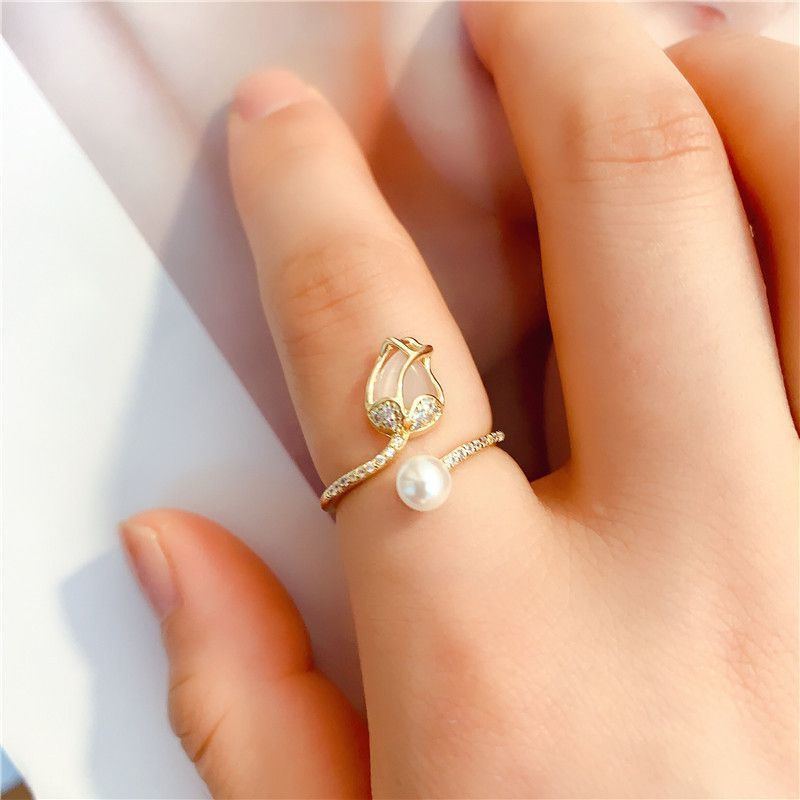 "Late bloom" exquisite ring with pearl and opal stone