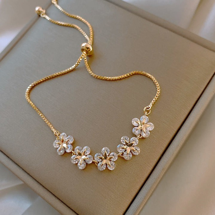 Charming flower crystal bracelet